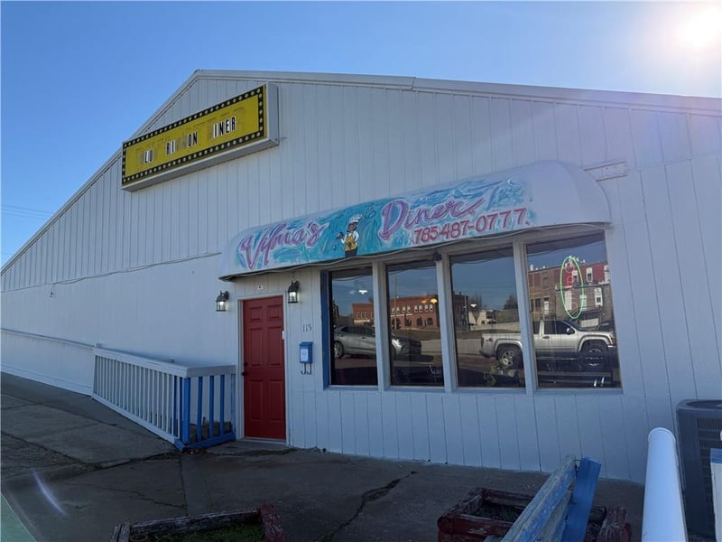 115 7th St, Horton, KS 66439