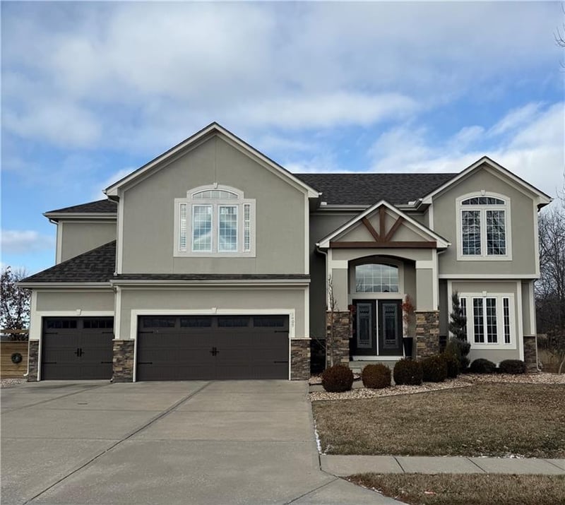 1409 SE Woodbine Dr, Blue Springs, MO 64014