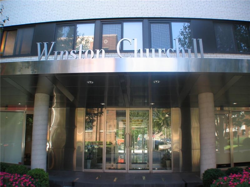 803 48th #302 St #302, Kansas City, MO 64112