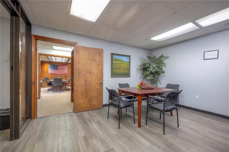 9020 Rosehill Rd, Lenexa, KS 66215