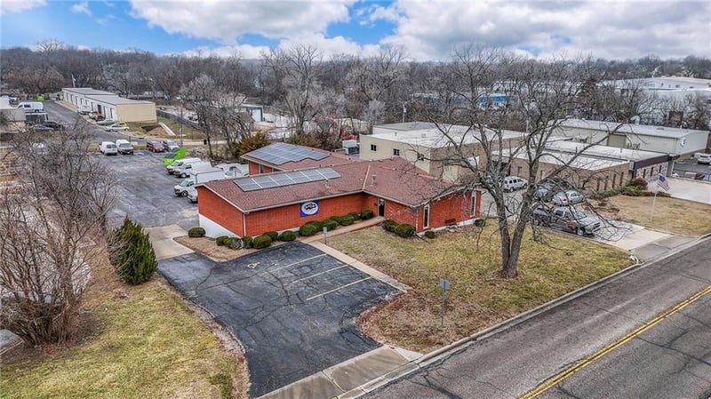 9020 Rosehill Rd, Lenexa, KS 66215