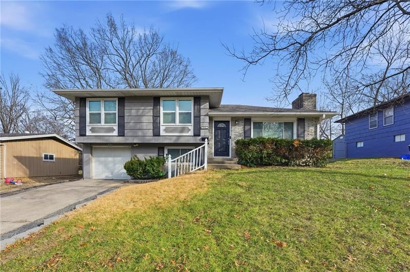 9701 Belmont Ave, Kansas City, MO 64134