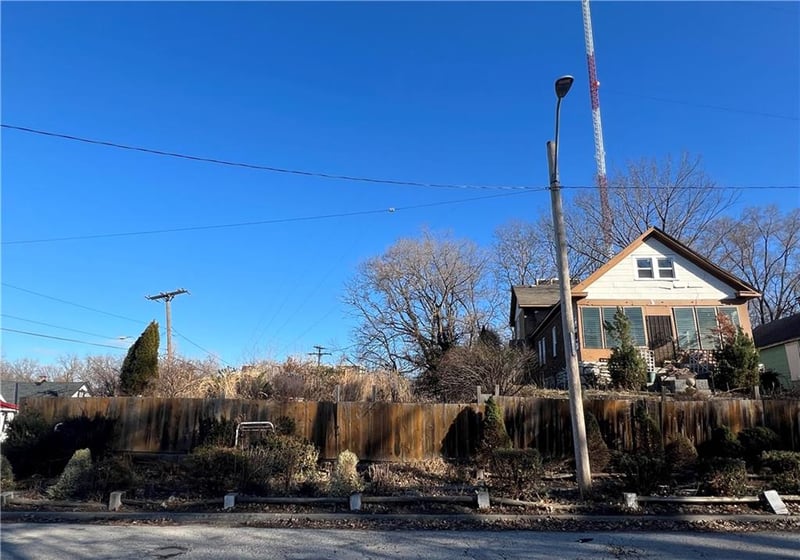 3007 Jarboe St, Kansas City, MO 64108