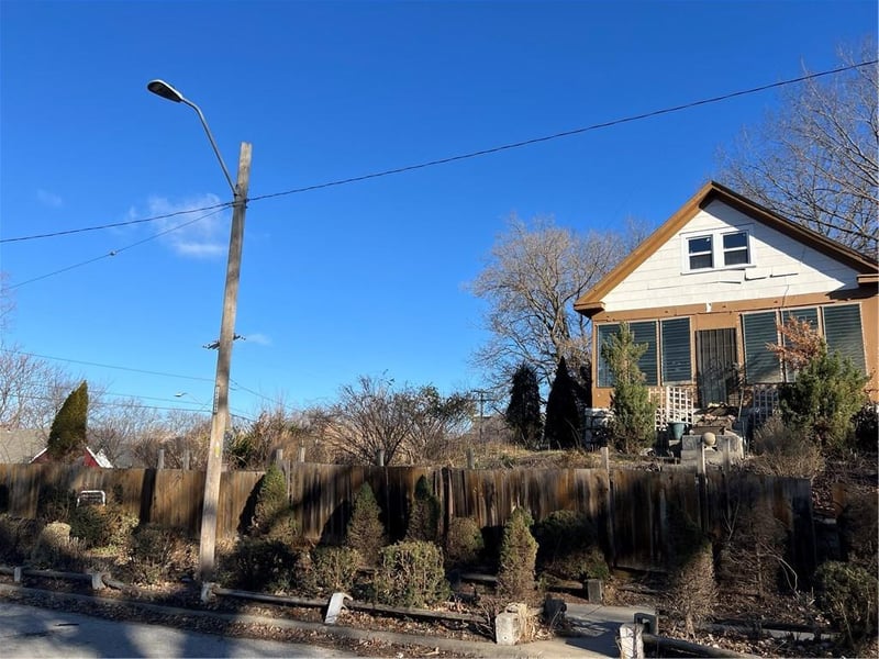 3007 Jarboe St, Kansas City, MO 64108