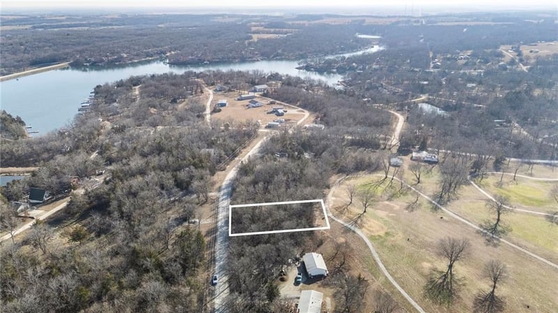 29 Eagle Ln, Mound City, KS 66056