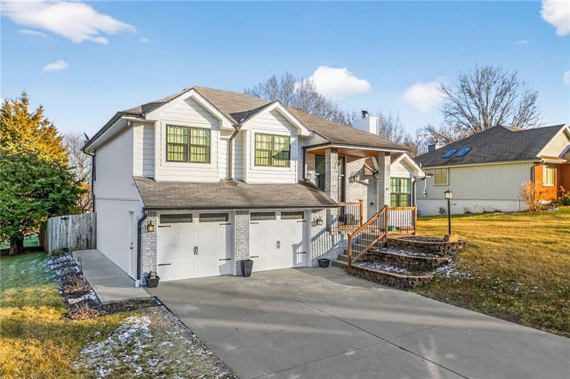 4007 37th St, St Joseph, MO 64506