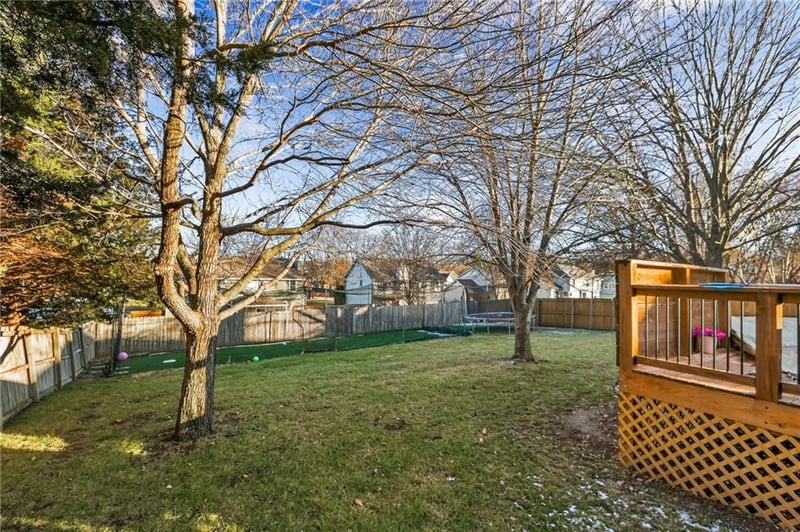 4007 37th St, St Joseph, MO 64506