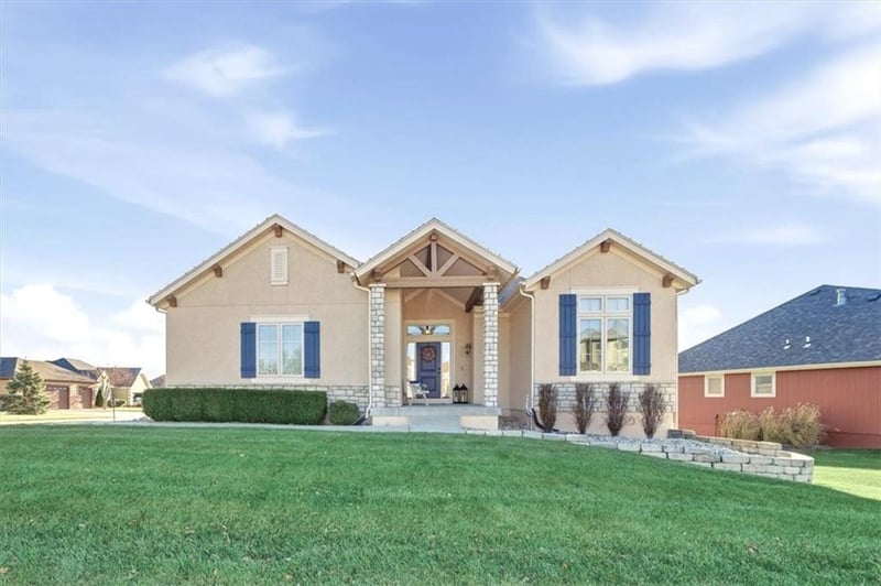 14119 Merion Ct, Basehor, KS 66007