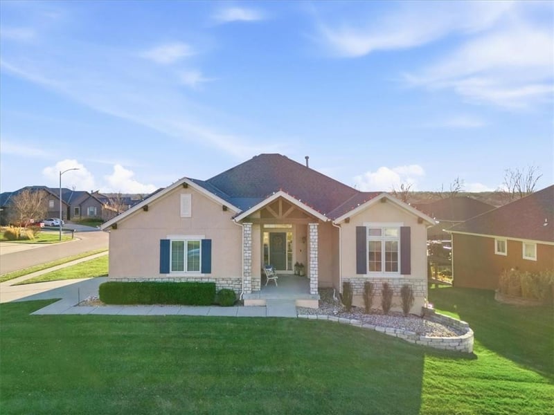 14119 Merion Ct, Basehor, KS 66007