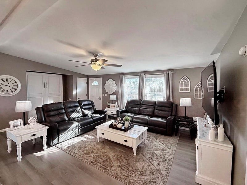 14815 S Orleans Trl, Stockton, MO 65785