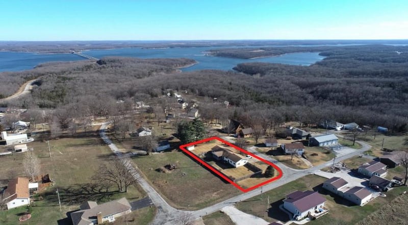 14815 S Orleans Trl, Stockton, MO 65785
