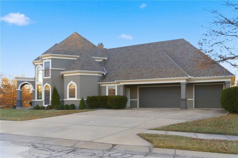 1581 Sugar Maple Ln, Liberty, MO 64068