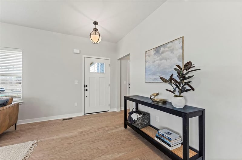 11119 Crescent Ct, Kansas City, MO 64157