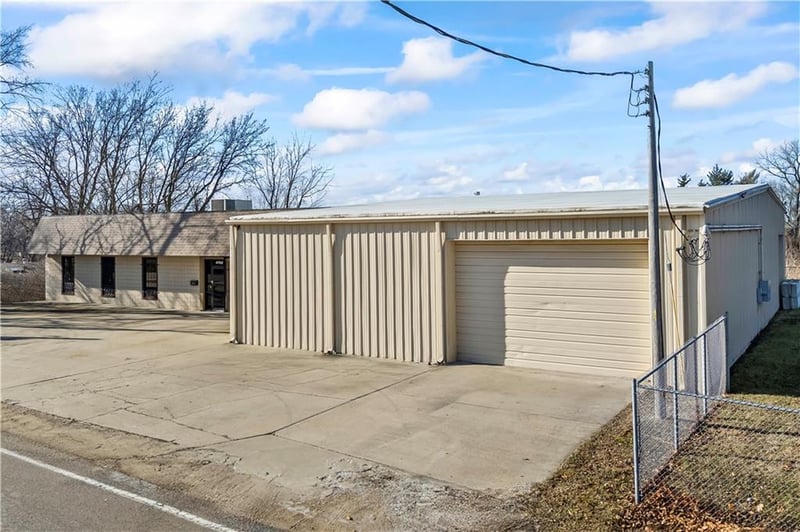 4702 Eastern Ave, Kansas City, MO 64129