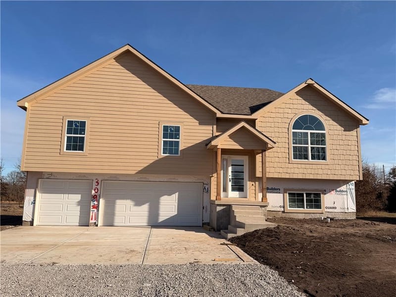 309 51 Rd, Warrensburg, MO 64093