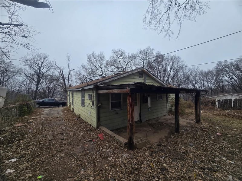 1901 Spring St, Kansas City, MO 64126