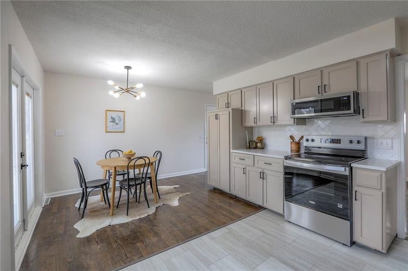 319 Glendale Rd, Liberty, MO 64068