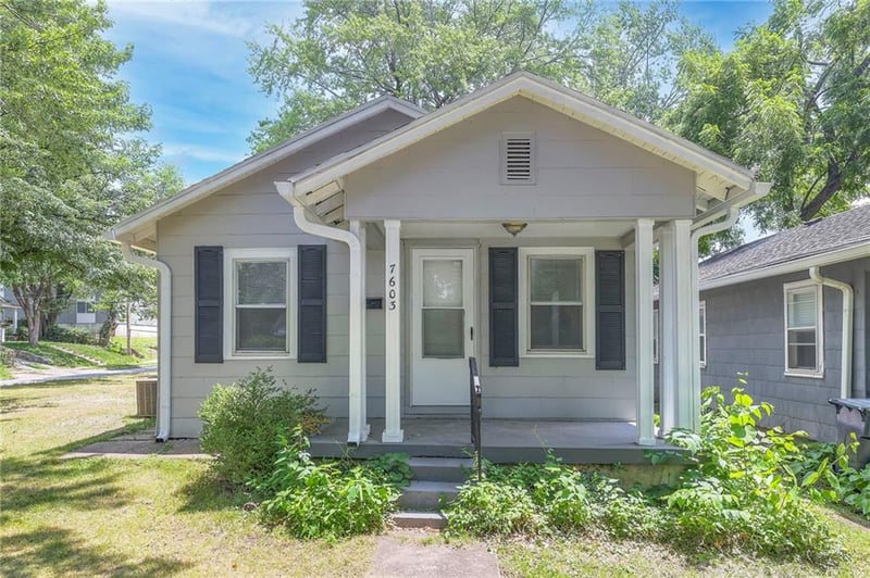 7603 Pennsylvania Ave, Kansas City, MO 64114
