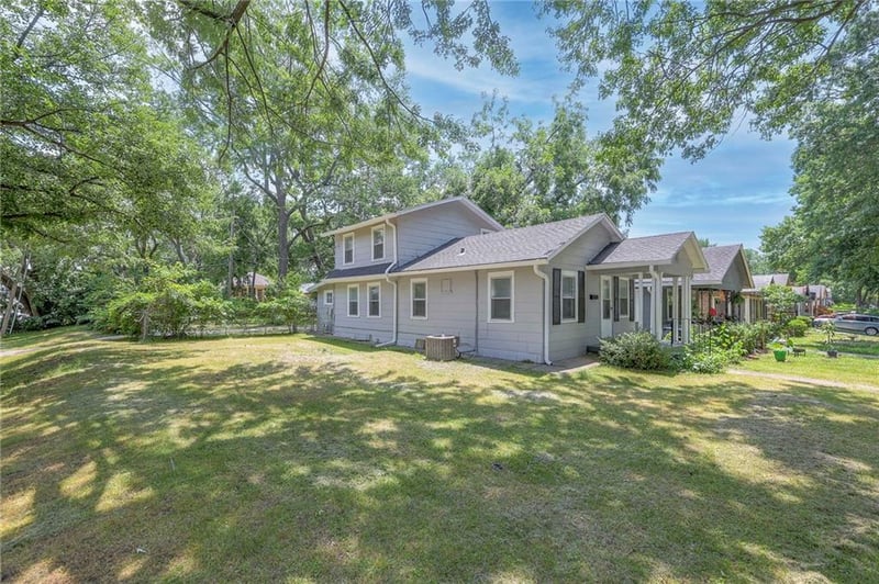 7603 Pennsylvania Ave, Kansas City, MO 64114