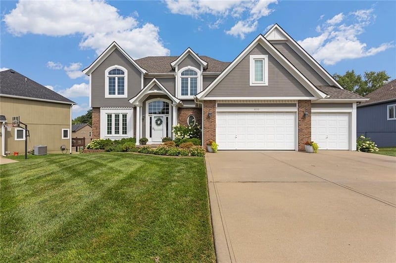 8020 74th St, Kansas City, MO 64158