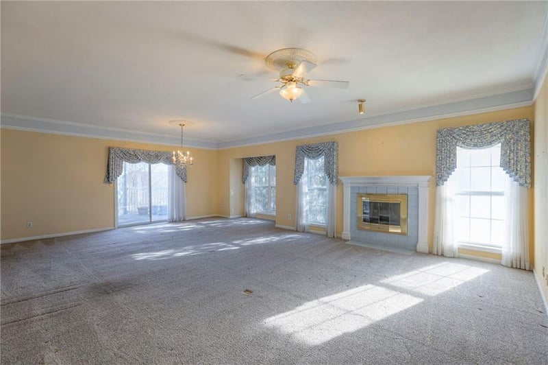 17800 Bolger Rd #147, Independence, MO 64055