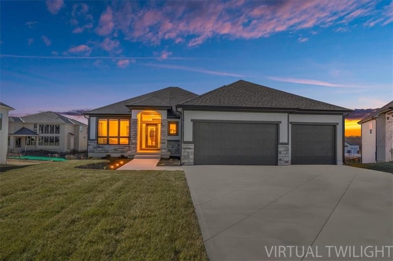 2319 Serena Pl, Lee's Summit, MO 64082