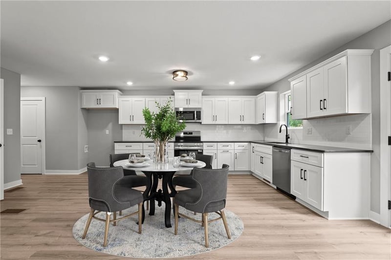 11218 Oak Trafficway, Kansas City, MO 64155