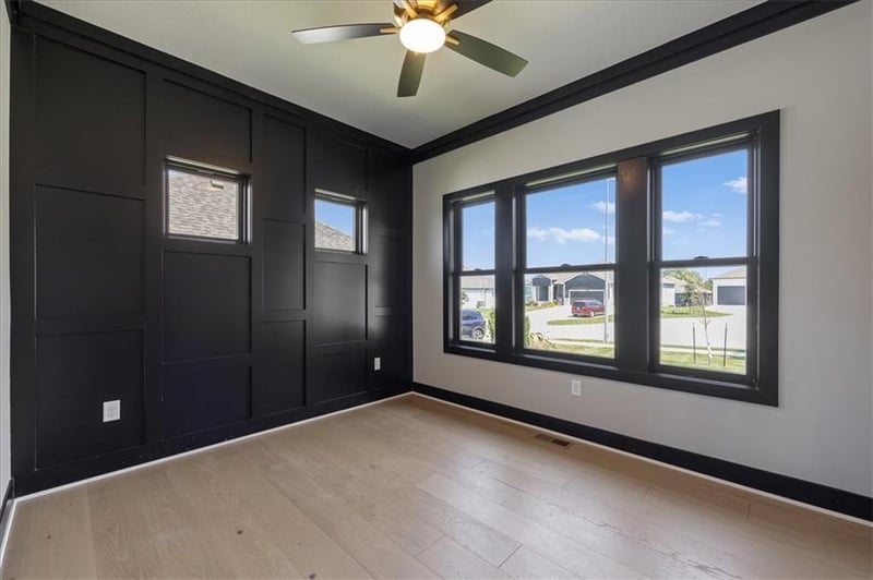 3222 SW Enoch St, Lee's Summit, MO 64082