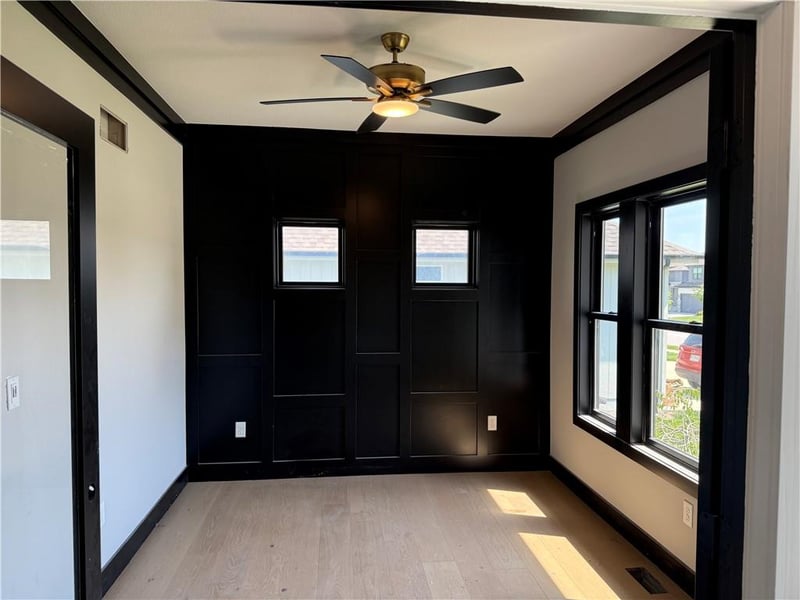 3222 Enoch St, Lee's Summit, MO 64082