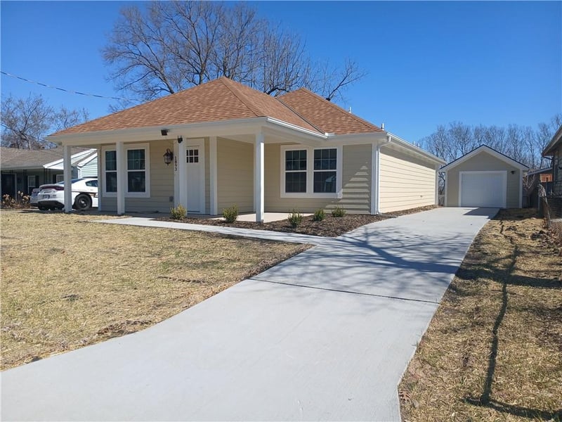 1893 Tremont St, Kansas City, KS 66103