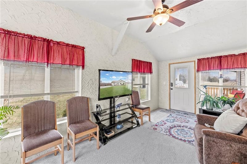 314 550th Rd, Warrensburg, MO 64093