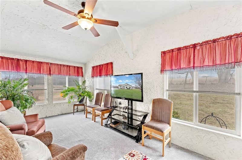314 550th Rd, Warrensburg, MO 64093