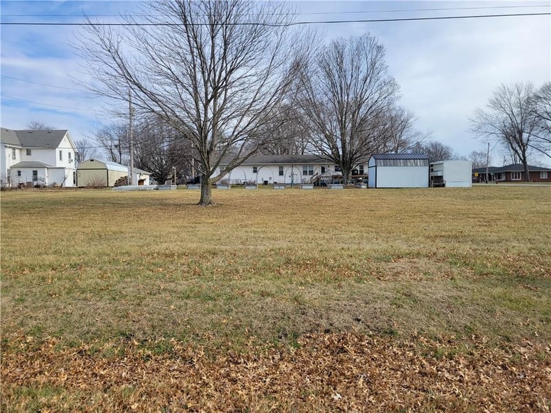 Colby St, Hamilton, MO 64644