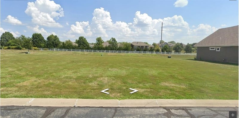 22619 Vincent St, Peculiar, MO 64078