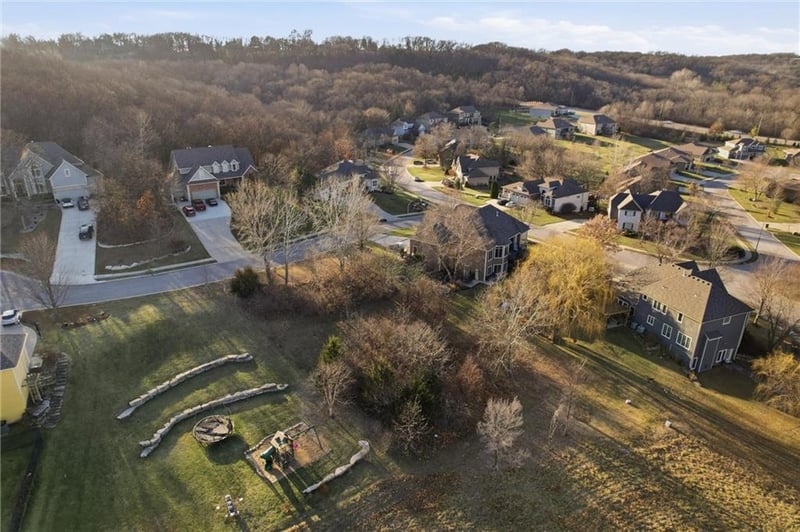 1828 Edgewood Ct, Leavenworth, KS 66048