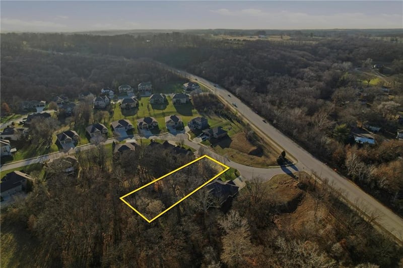 1934 Edgewood Dr, Leavenworth, KS 66048