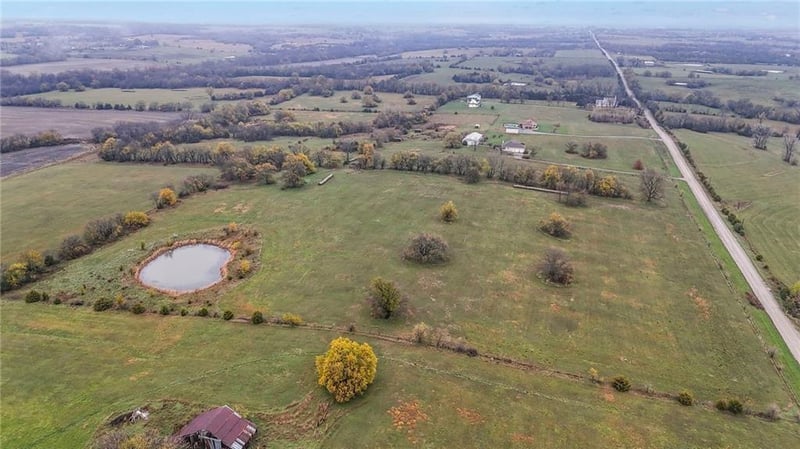 33270 Switzer Rd, Paola, KS 66071