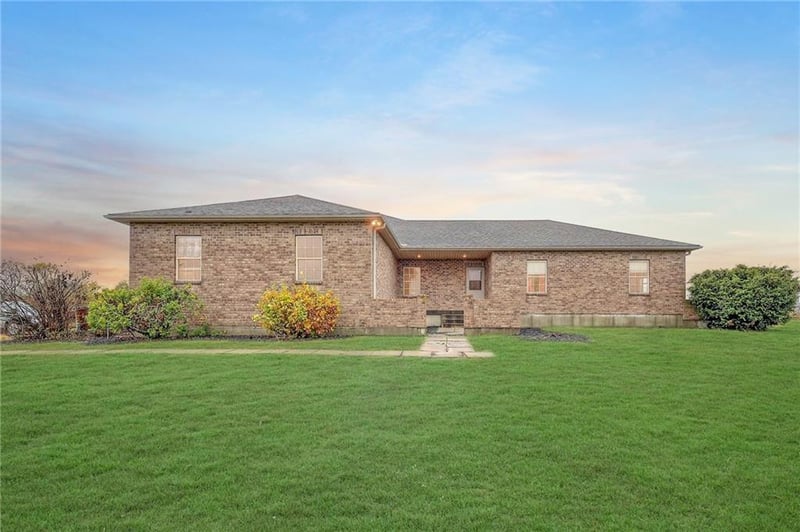 33270 Switzer Rd, Paola, KS 66071