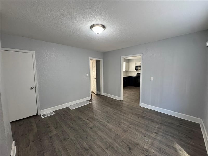 446 Montgall Ave, Kansas City, MO 64124