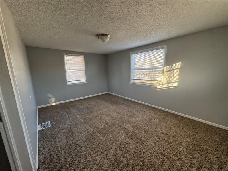 446 Montgall Ave, Kansas City, MO 64124