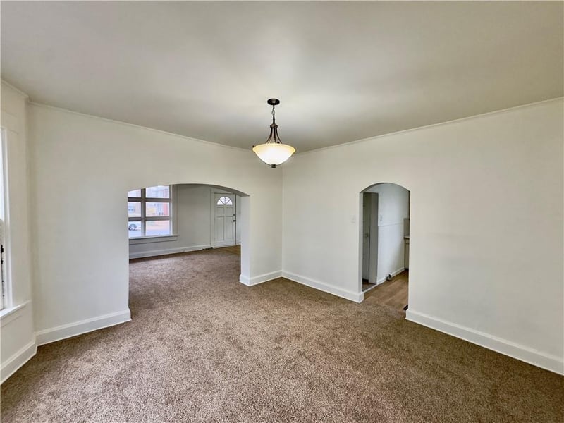 2819 Sacramento St, St Joseph, MO 64507