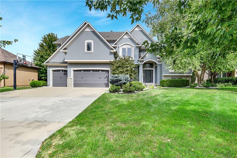 16808 Bluejacket St, Overland Park, KS 66221