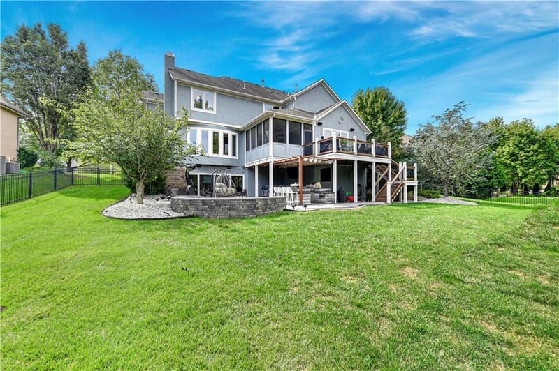 16808 Bluejacket St, Overland Park, KS 66221