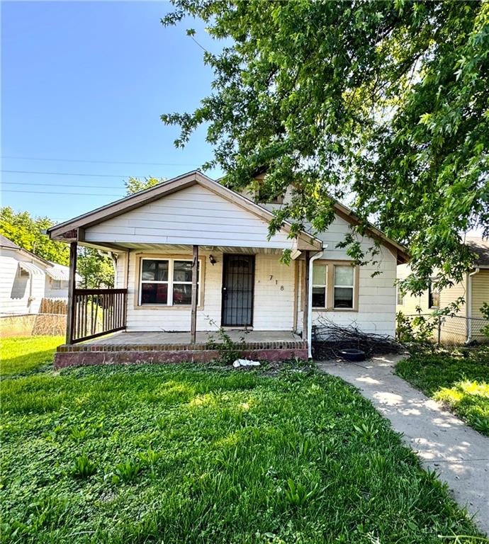 718 Thompson Ave, St Joseph, MO 64504