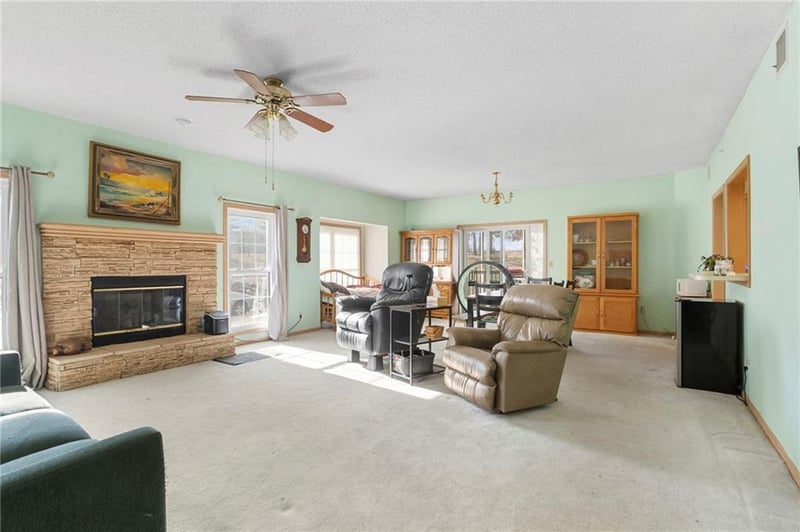 17800 Bolger Rd #101, Independence, MO 64055