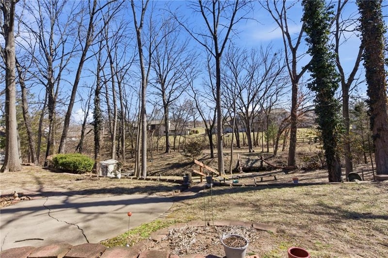 1033 Oxford Ct, Leavenworth, KS 66048