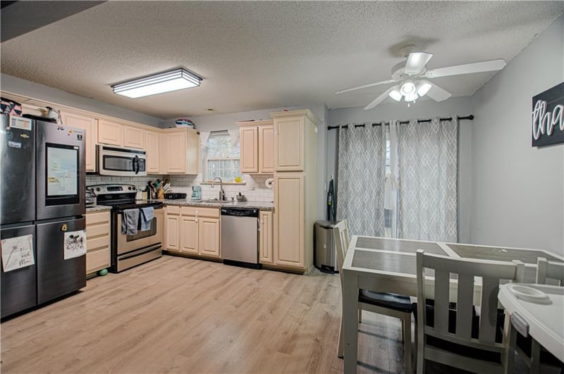 10631 46th Ter, Kansas City, MO 64133