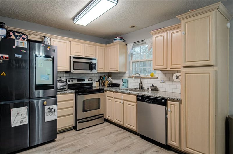 10631 46th Ter, Kansas City, MO 64133