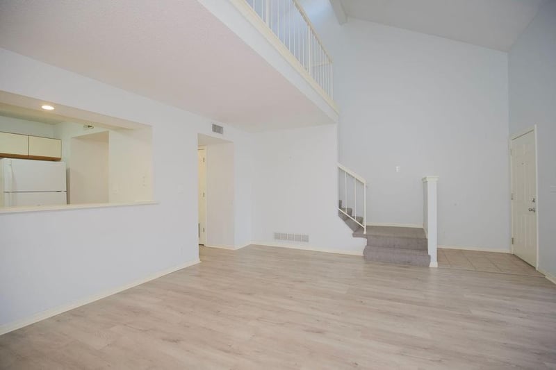 8757 106th Ter, Overland Park, KS 66212