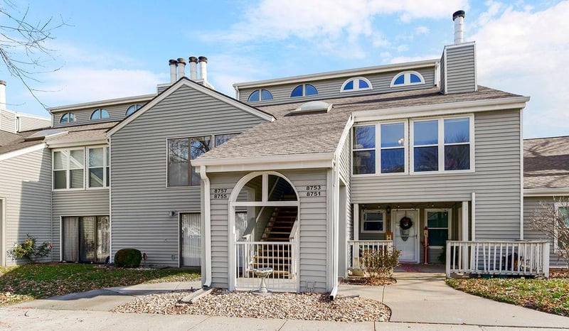 8757 106th Ter, Overland Park, KS 66212